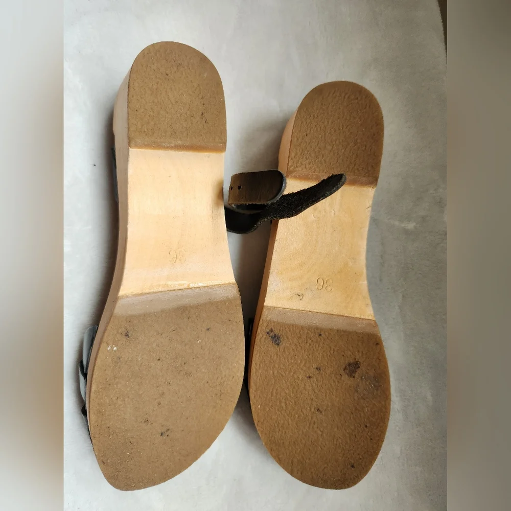 Swedish Hasbeens black leather clog size 36/6.5 - Picture 2 of 6